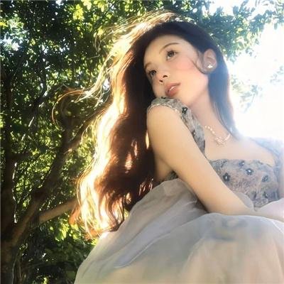 夜色中的她 封面